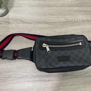 GUCCI CROSSBODY /SLING BAG